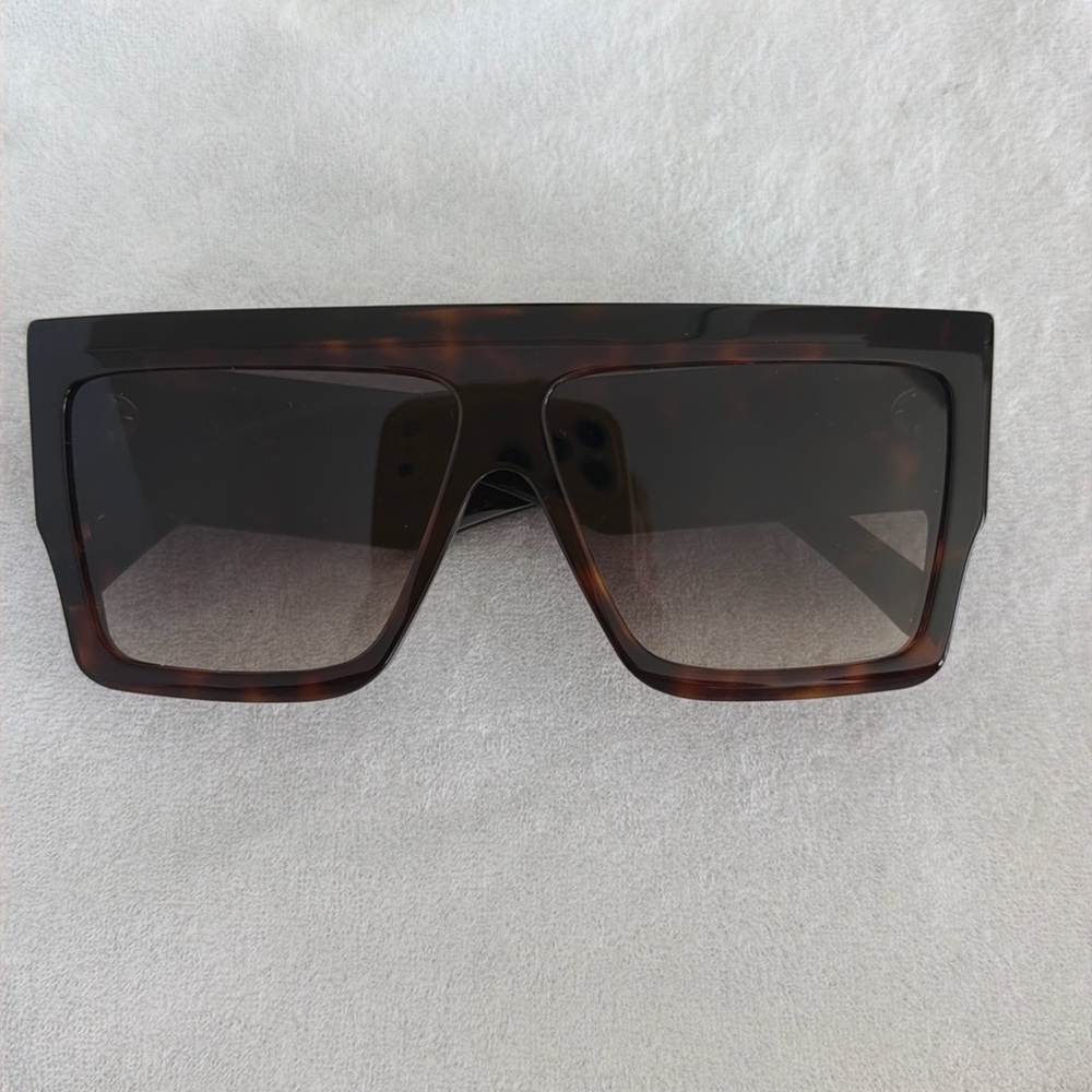 Brand new never worn Celine oversized tortoise square sunglasses.